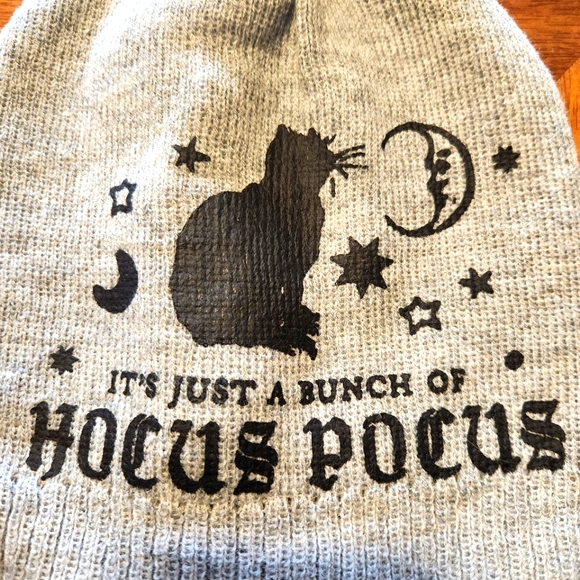 Disney Hocus Pocus Beanie Winter Hat - Picture 4 of 7